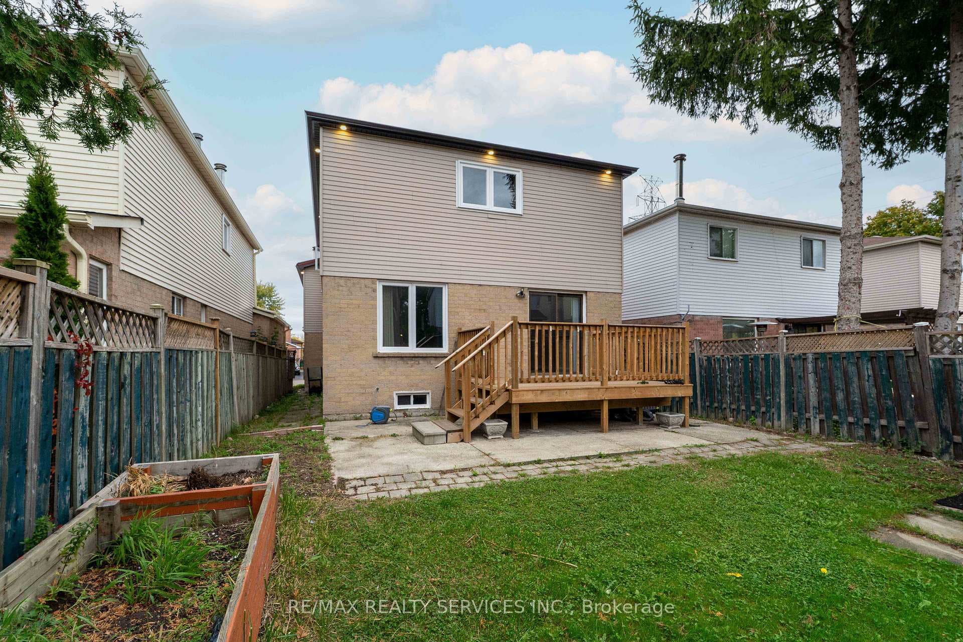4354 Waterford Crescent Unit Upper photo 19