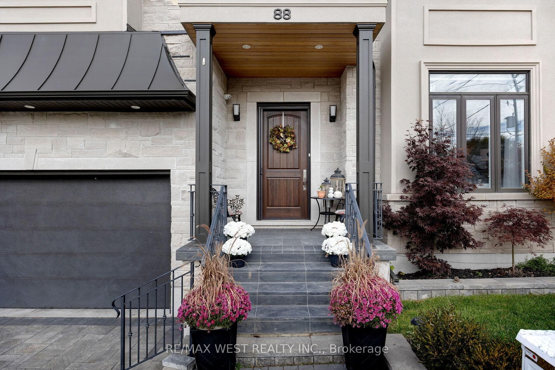 88 Yardley Avenue photo 2