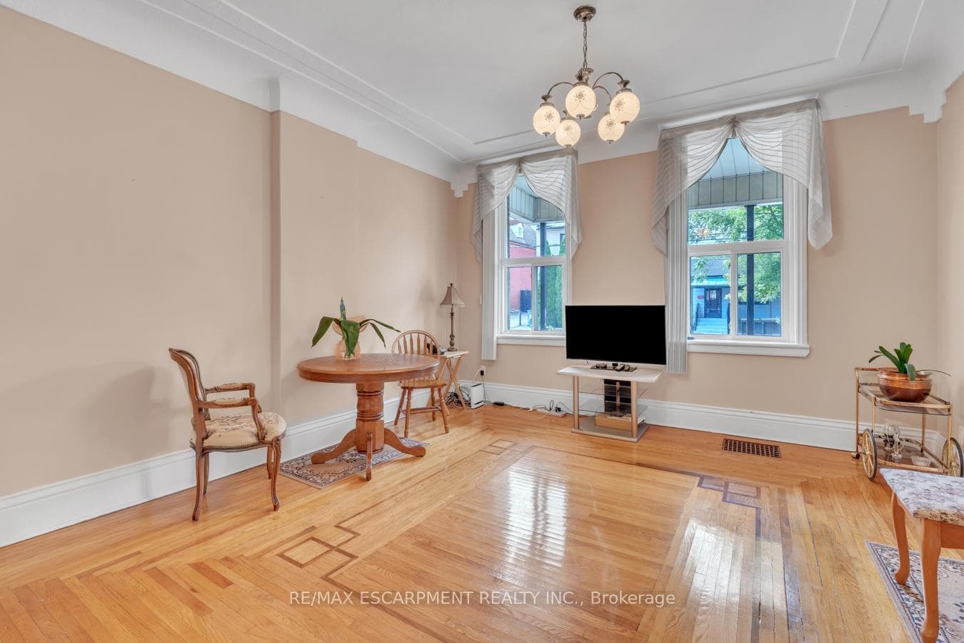 260 Bay Street photo 11
