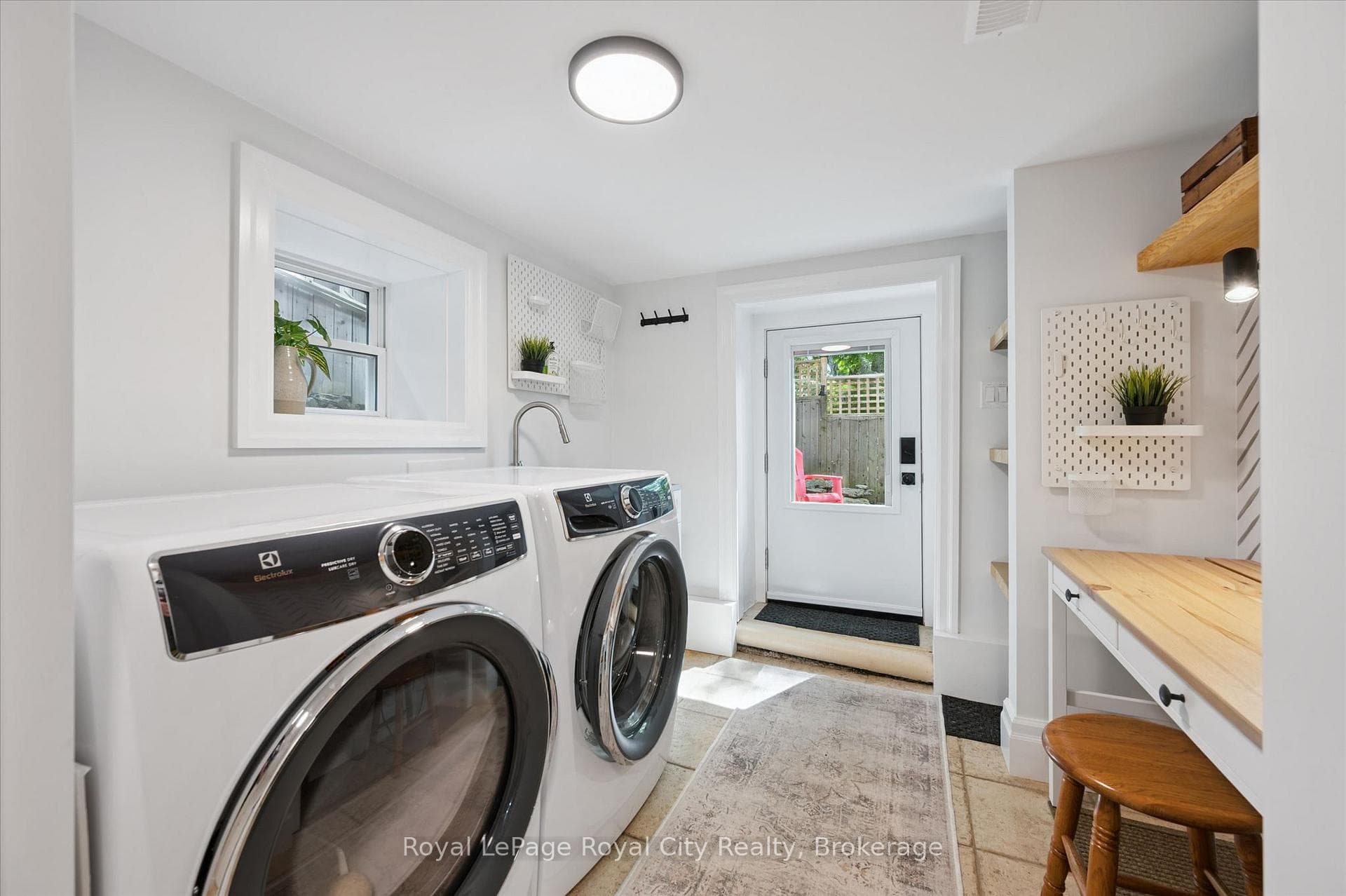 164 King Street photo 30