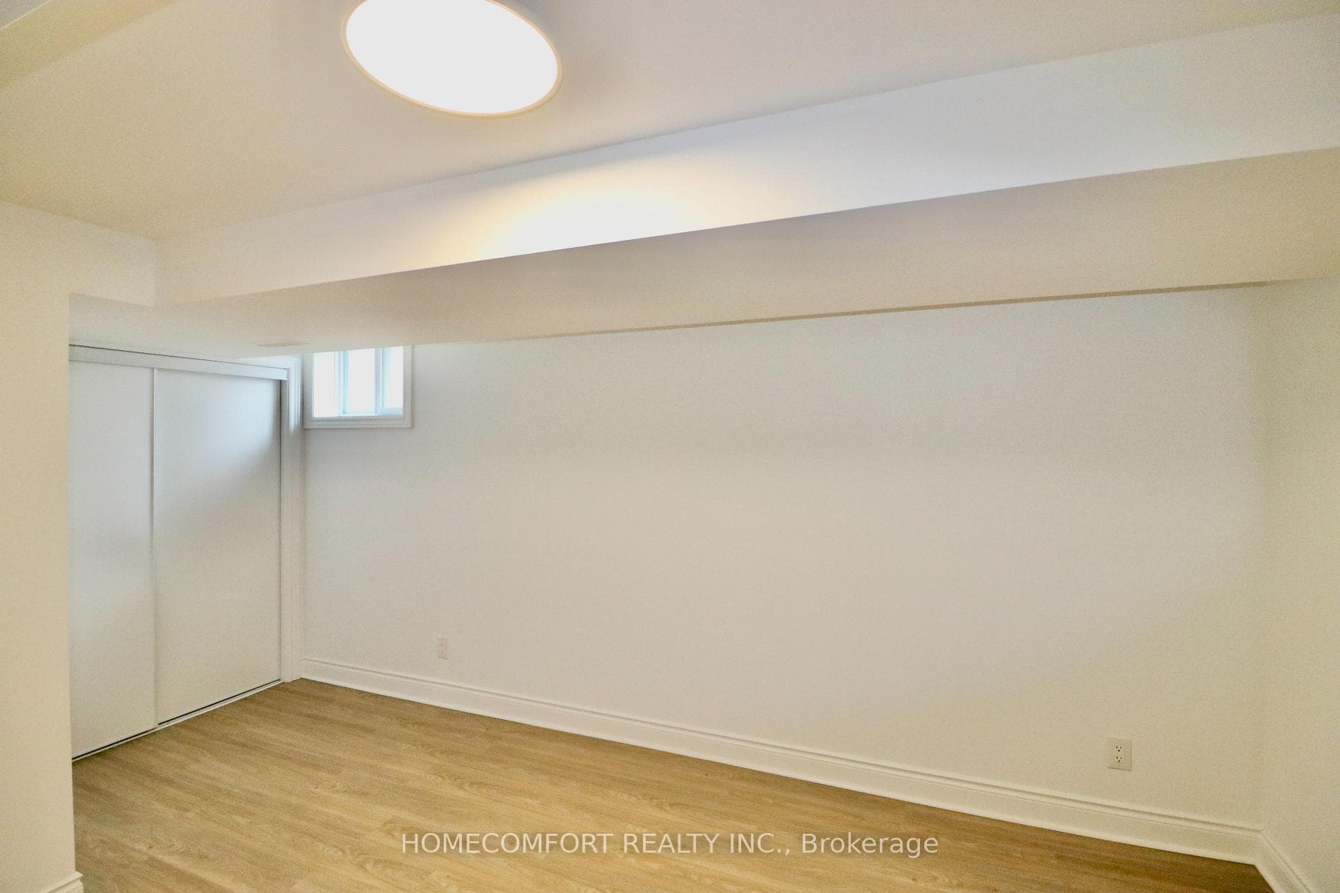 12 Banbury Court photo 38
