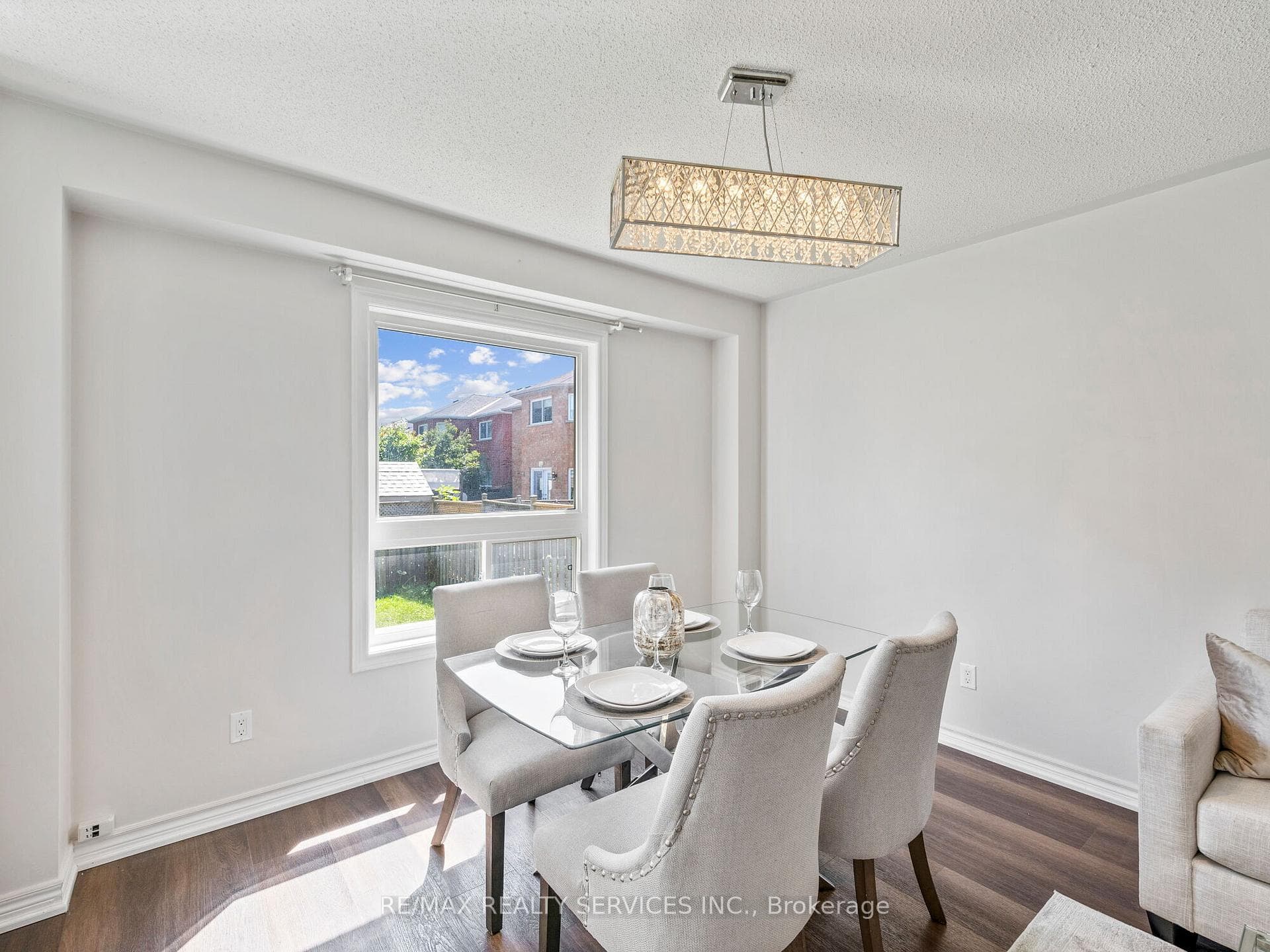 19 Gold Park Place photo 9