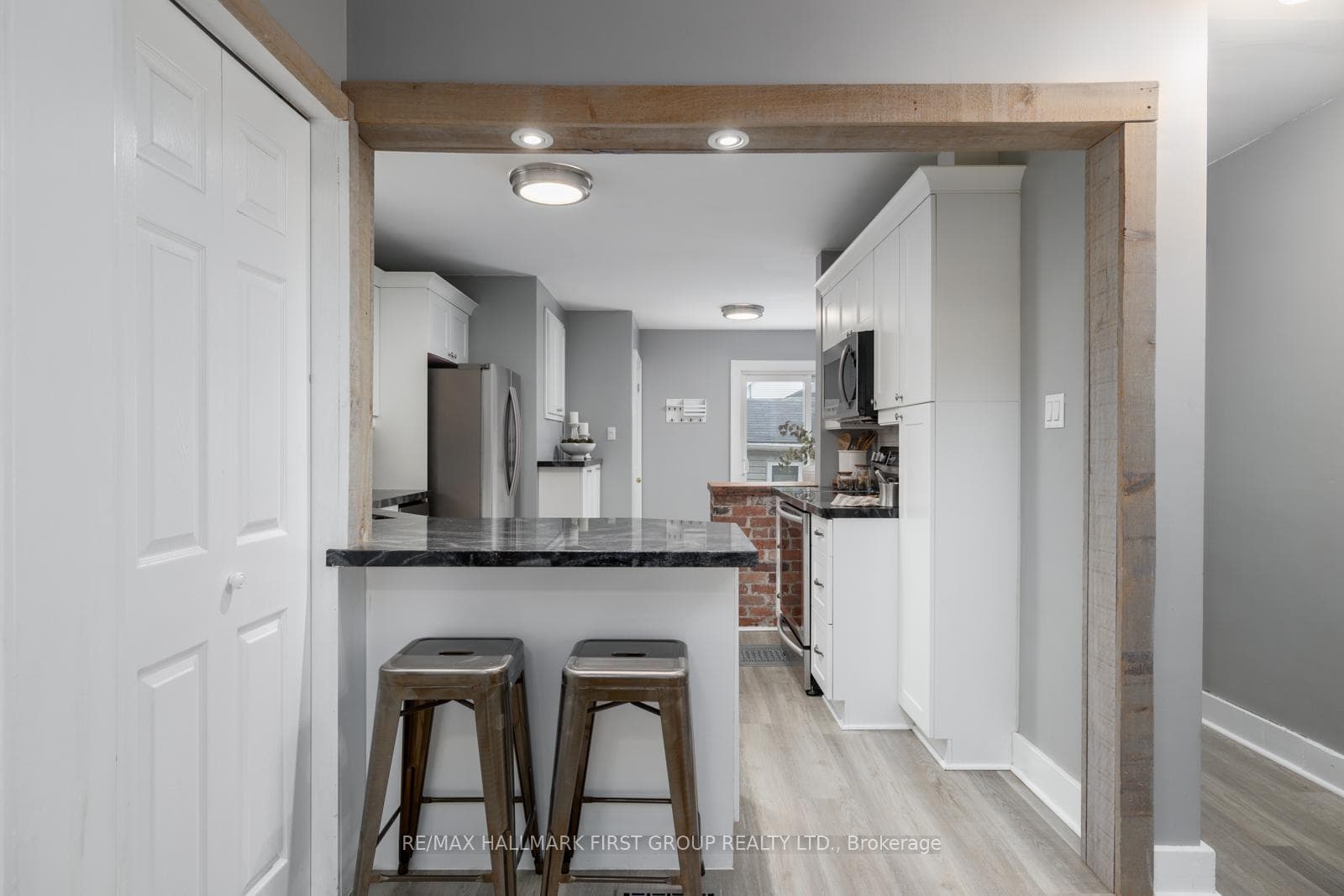 28 William Street photo 9