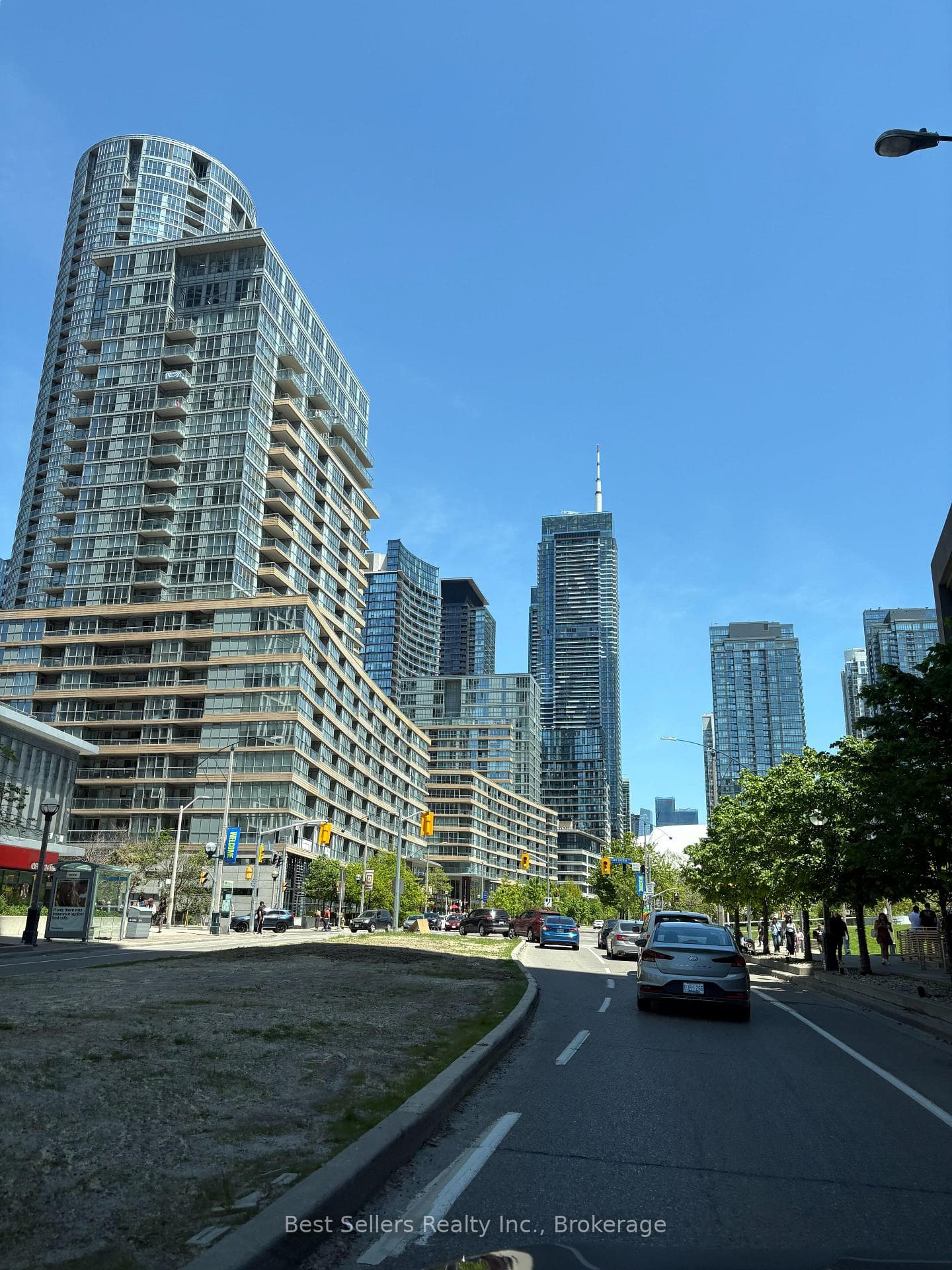 4000 Spadina Avenue Unit 1001 photo 1