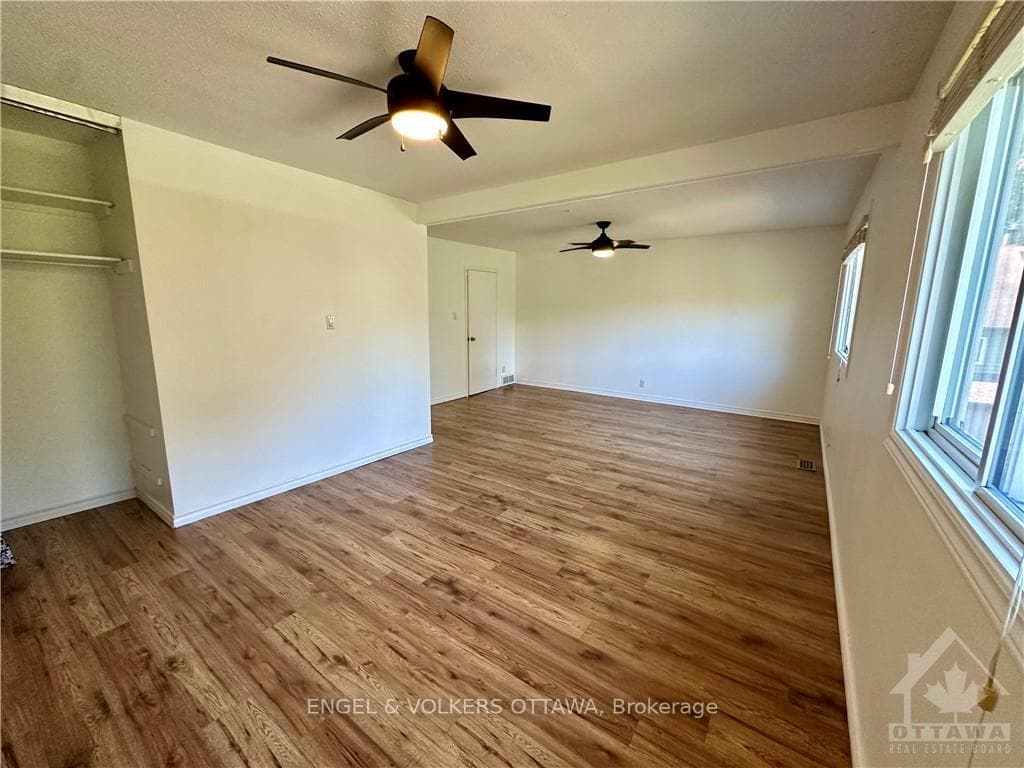 87 GLEN PARK Drive photo 18