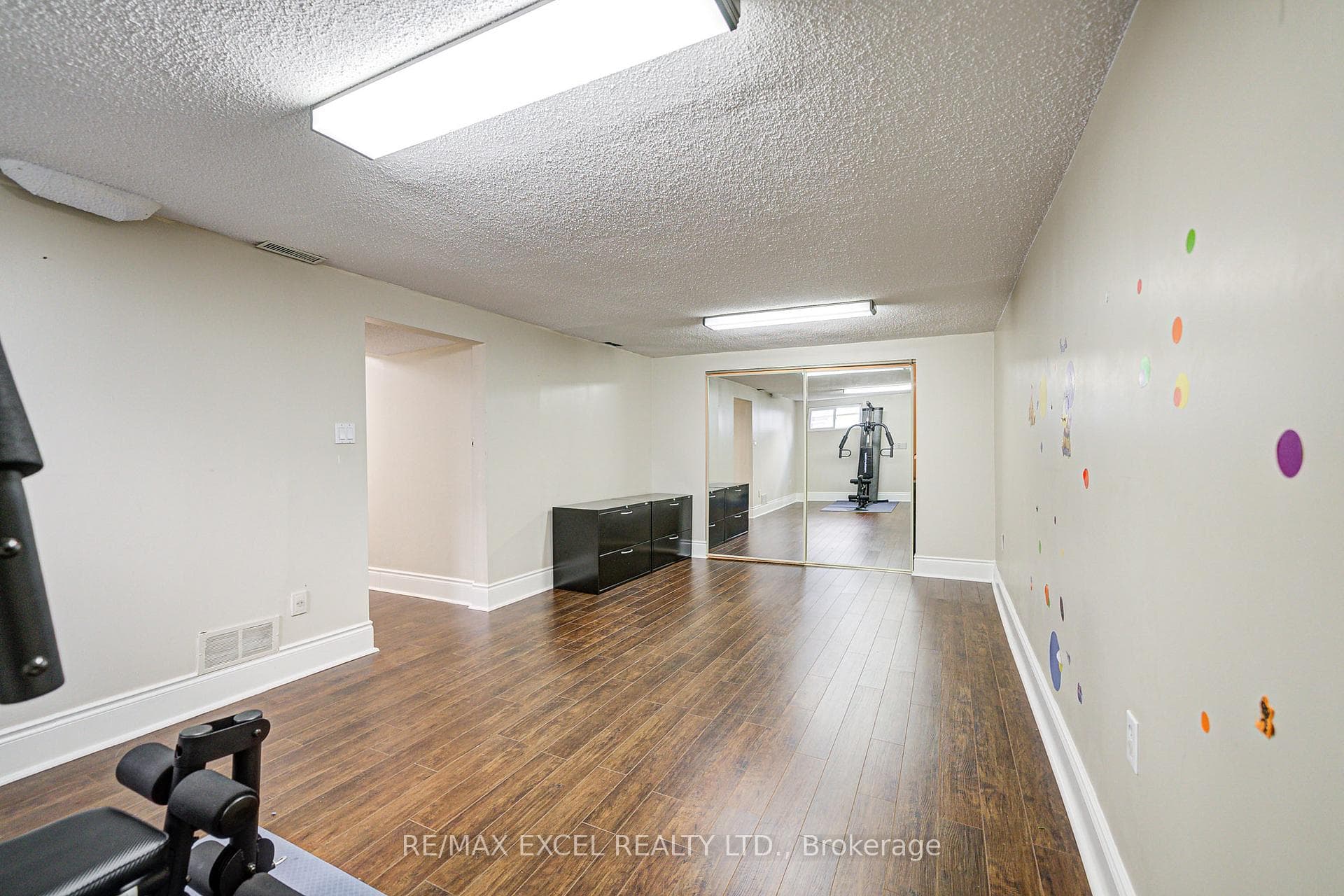 108 Babcombe Drive photo 44