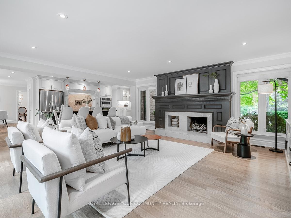 21 Gowan Lane photo 15