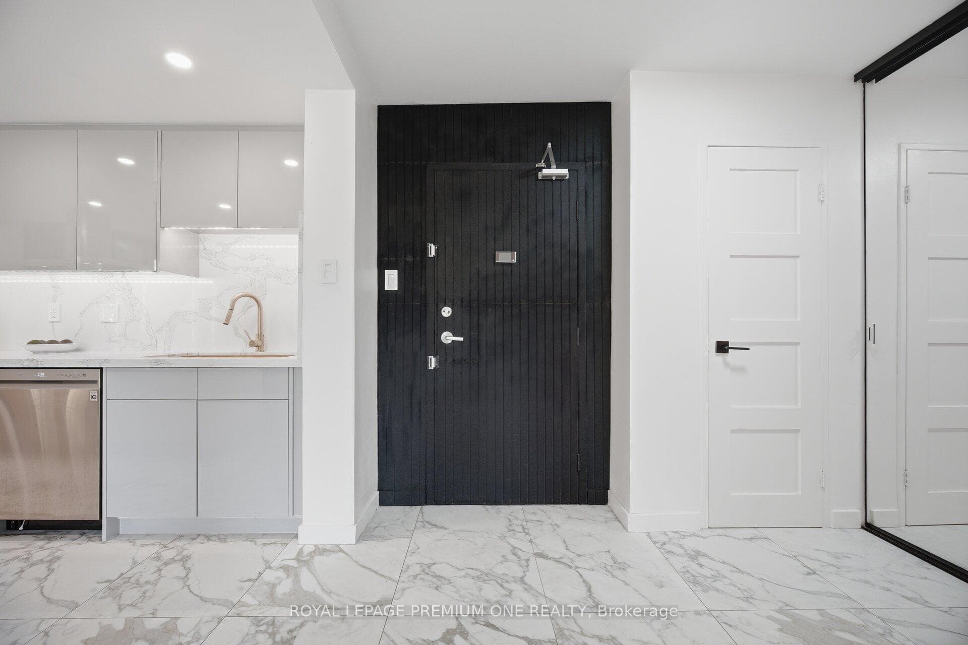 100 Canyon Avenue Unit 302 photo 8