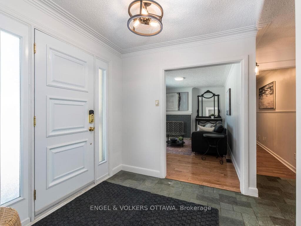 878 Dunlevie Avenue photo 17
