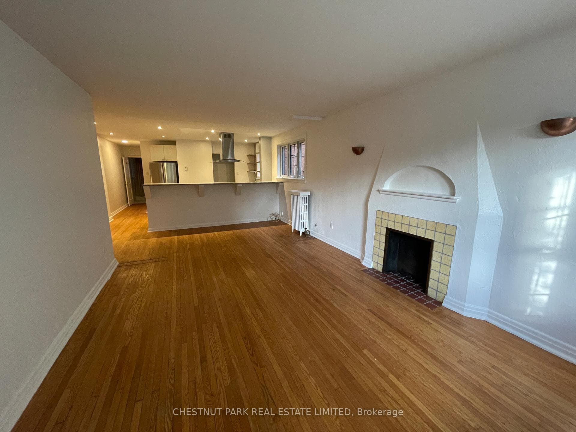 26 Strathgowan Avenue Unit Main photo 3