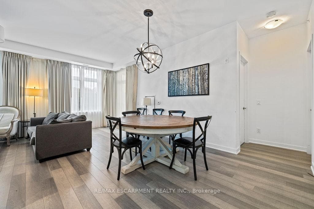 40 Horseshoe Boulevard Unit 209 photo 11