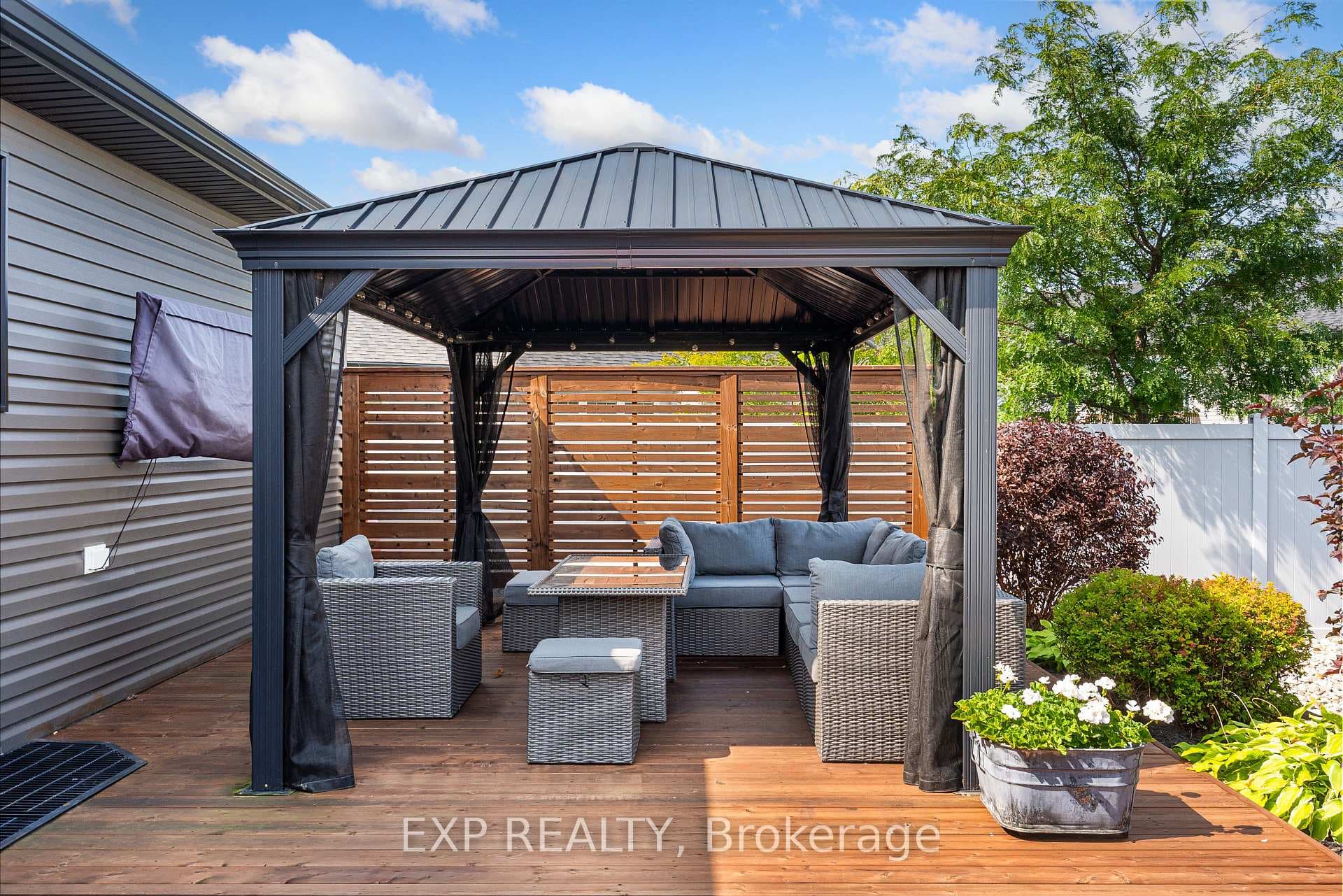 back yard pergola