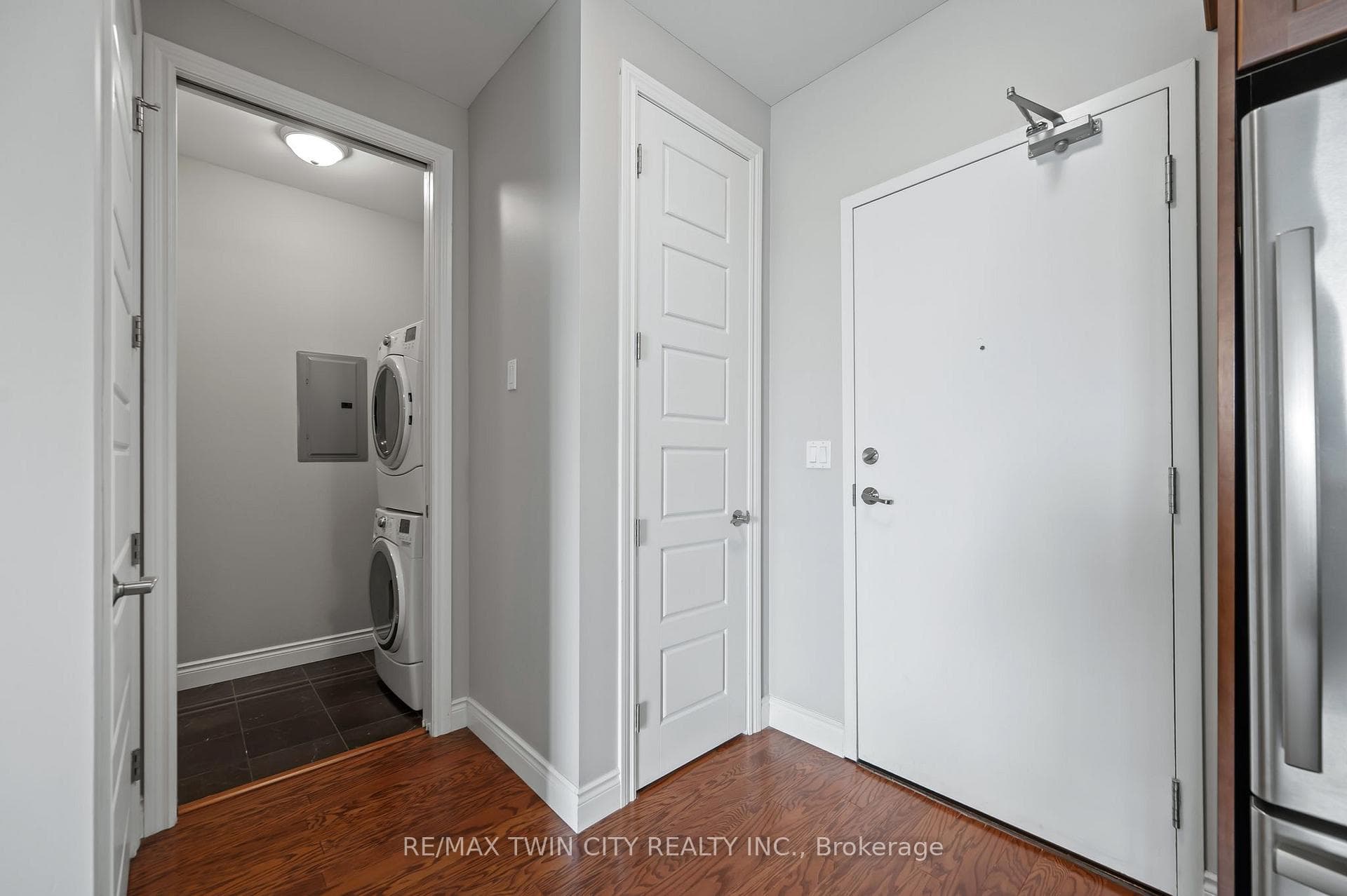 223 Erb Street Unit 704 photo 33