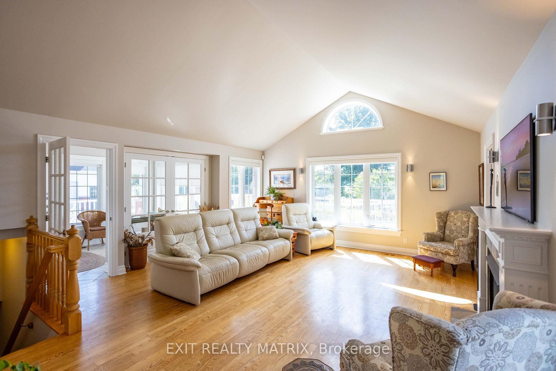 2392 8th Line Road photo 17