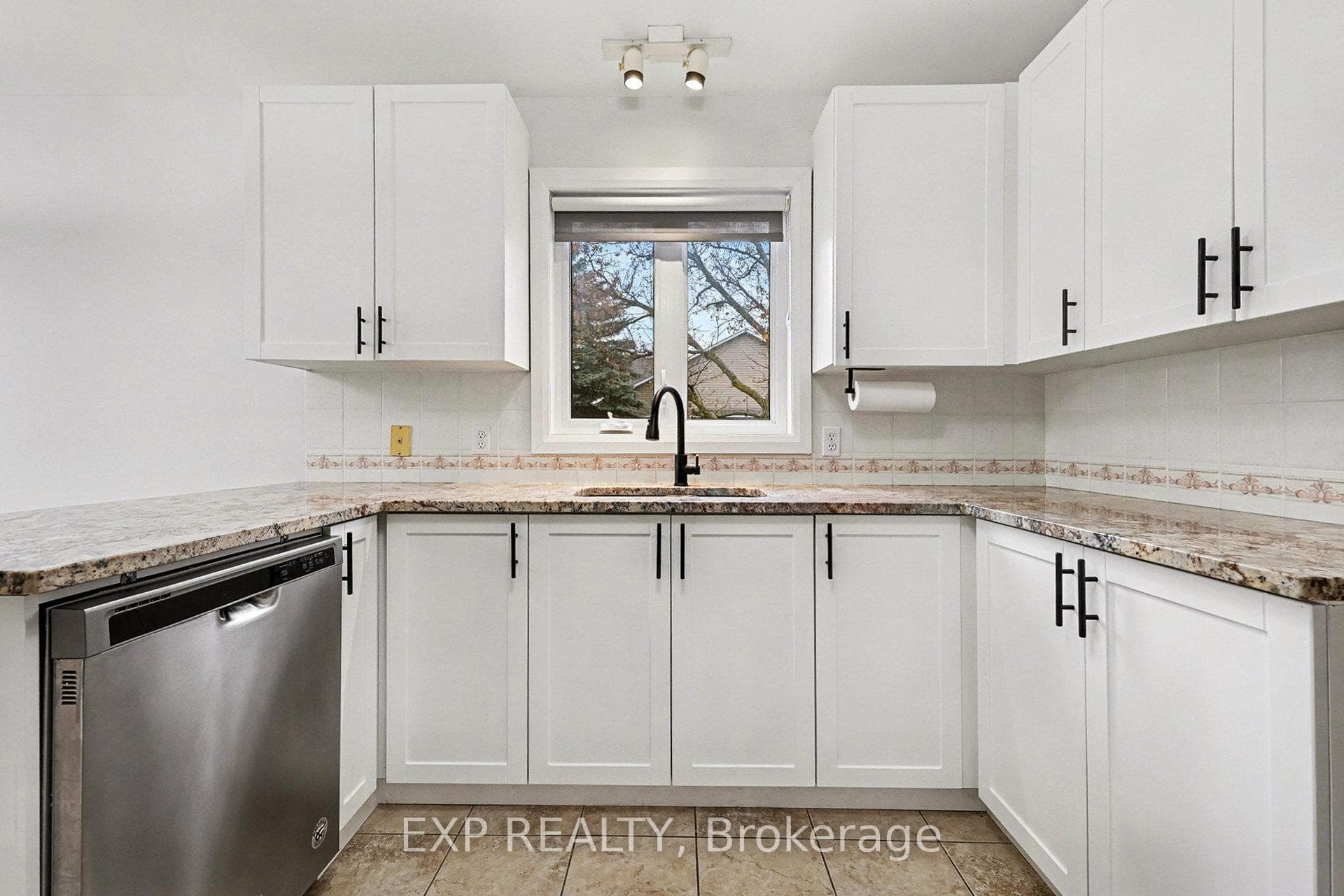 17 Windchime Crescent photo 15