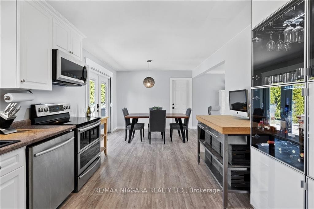 227 Lakeshore Road photo 11