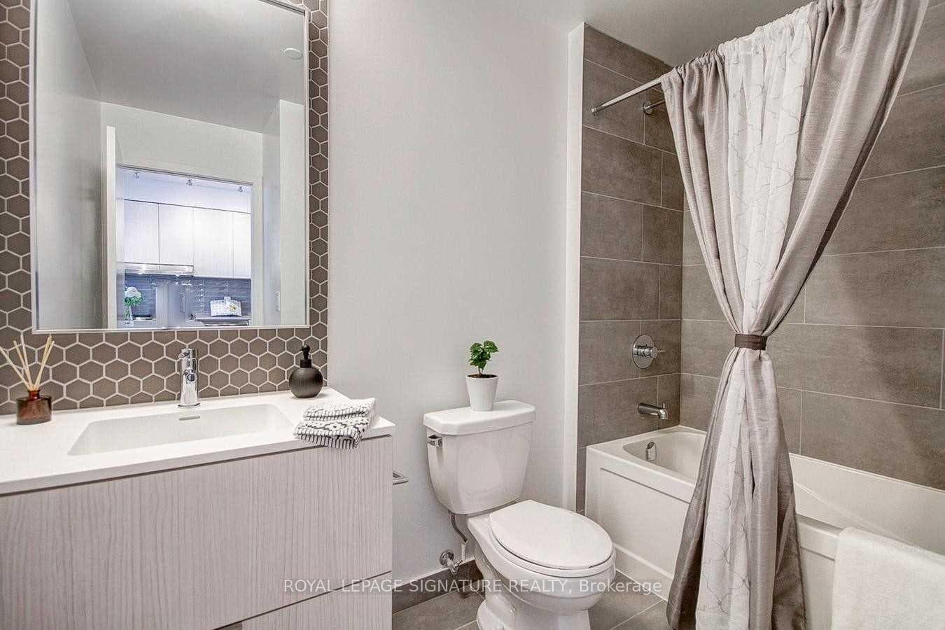 2520 Eglinton Avenue Unit 1408 photo 12