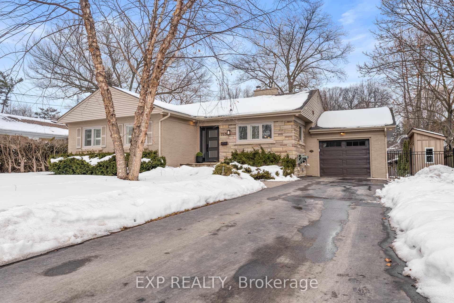 753 Kingsway Drive photo 1
