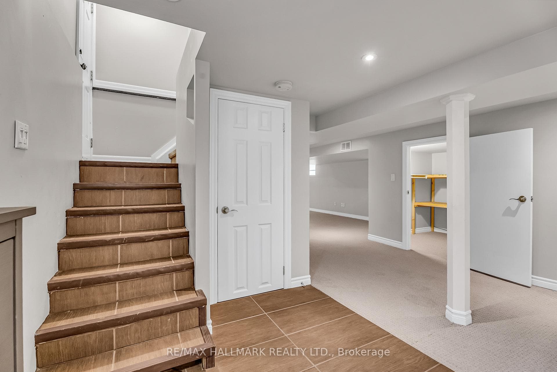 450 Cosburn Avenue photo 5
