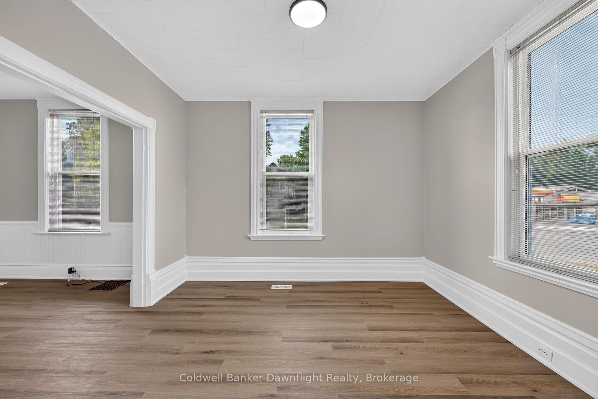 75 London Road photo 9