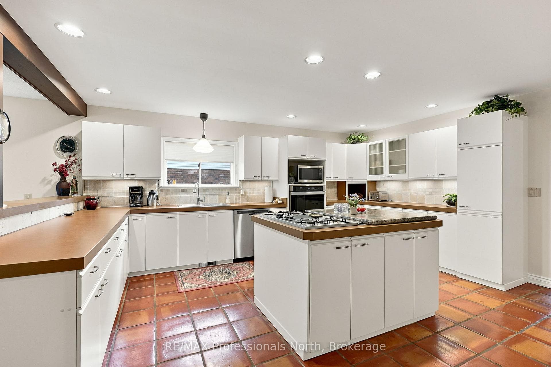 8 PALMER Court photo 24