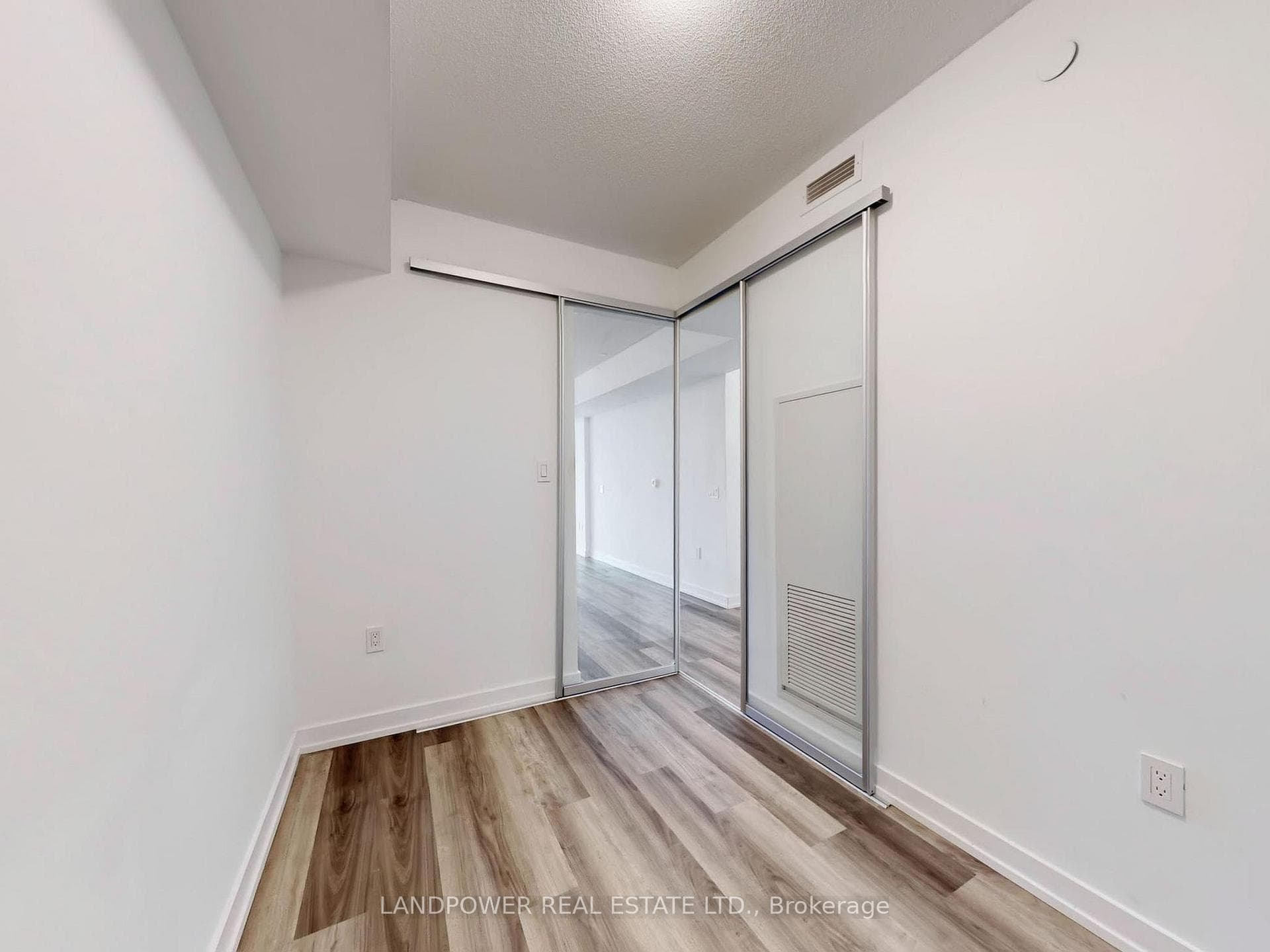 556 Marlee Avenue Unit 528 photo 20