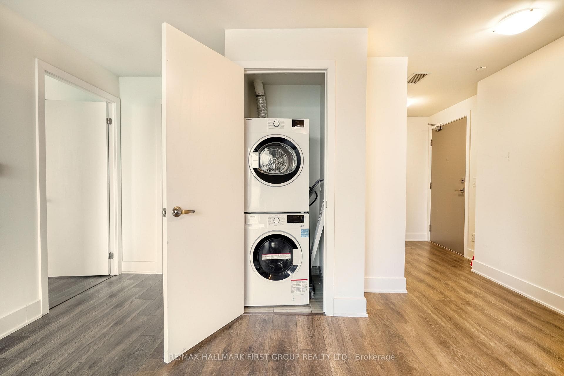188 Fairview Mall Drive Unit 1015 photo 11