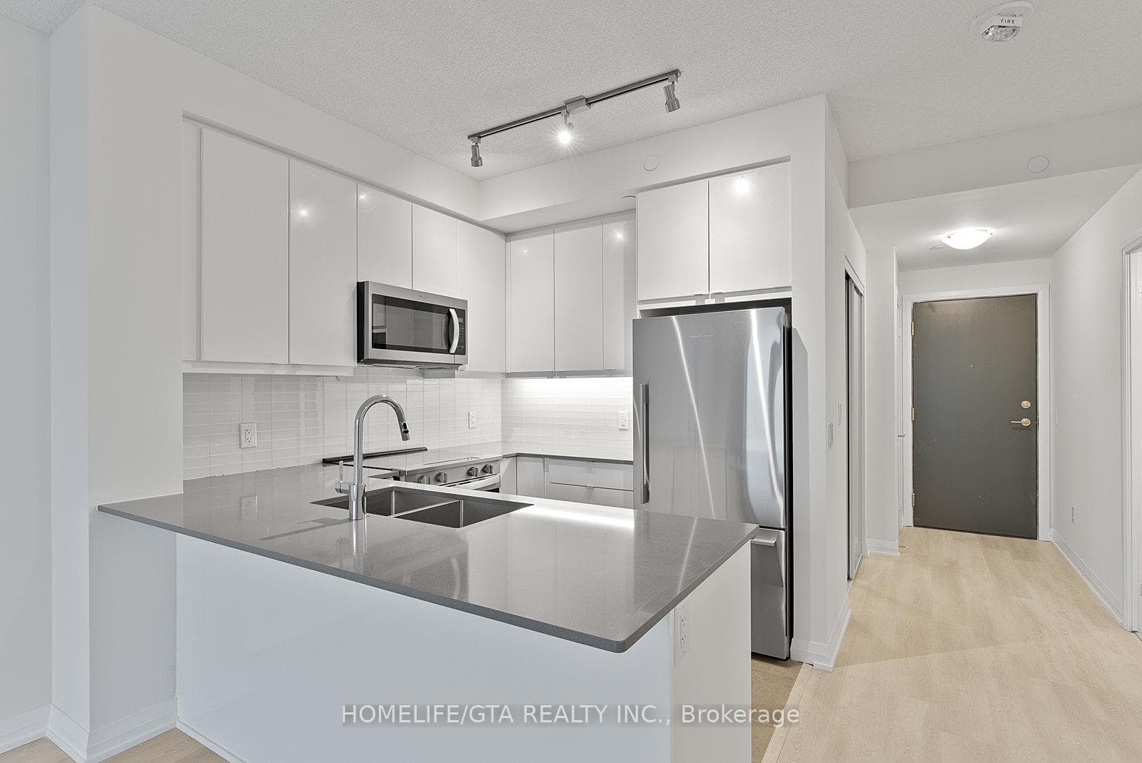3260 Sheppard Avenue Unit 1803 photo 9