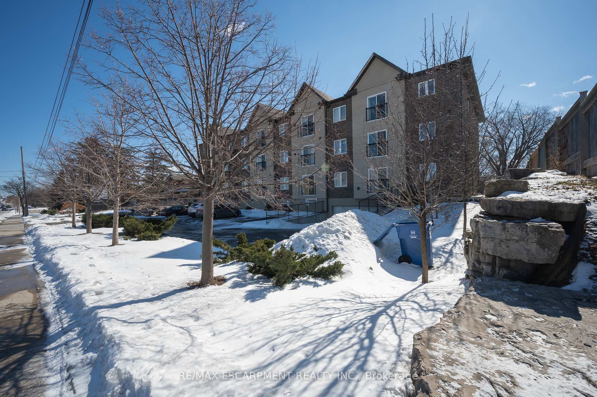 886 Golf Links Road Unit 204 photo 4