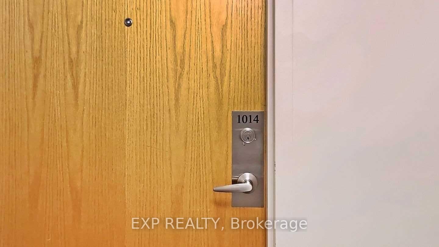20 Joe Shuster Way Unit 1014 photo 8