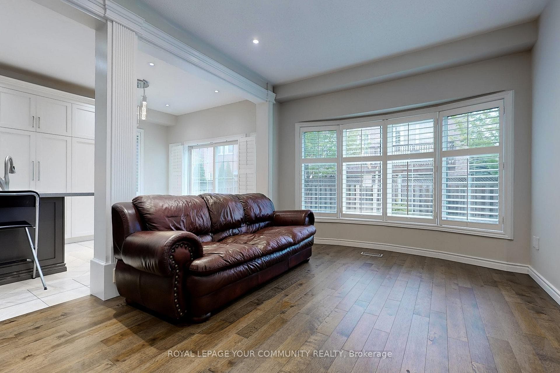 105 Bentoak Crescent photo 5