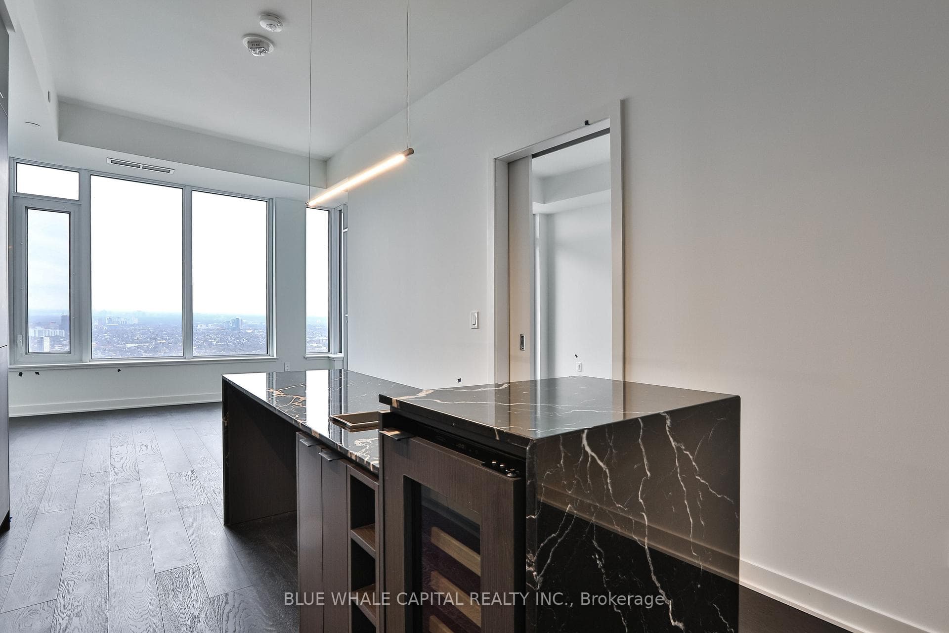 11 Yorkville Avenue Unit 5510 photo 4