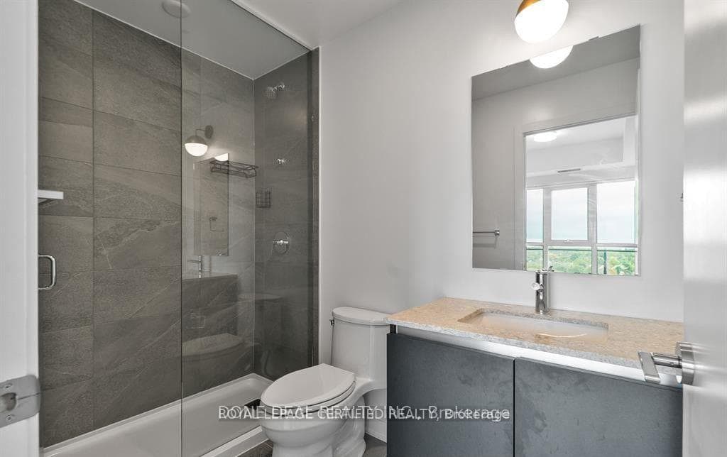 405 Dundas Street Unit 722 photo 14