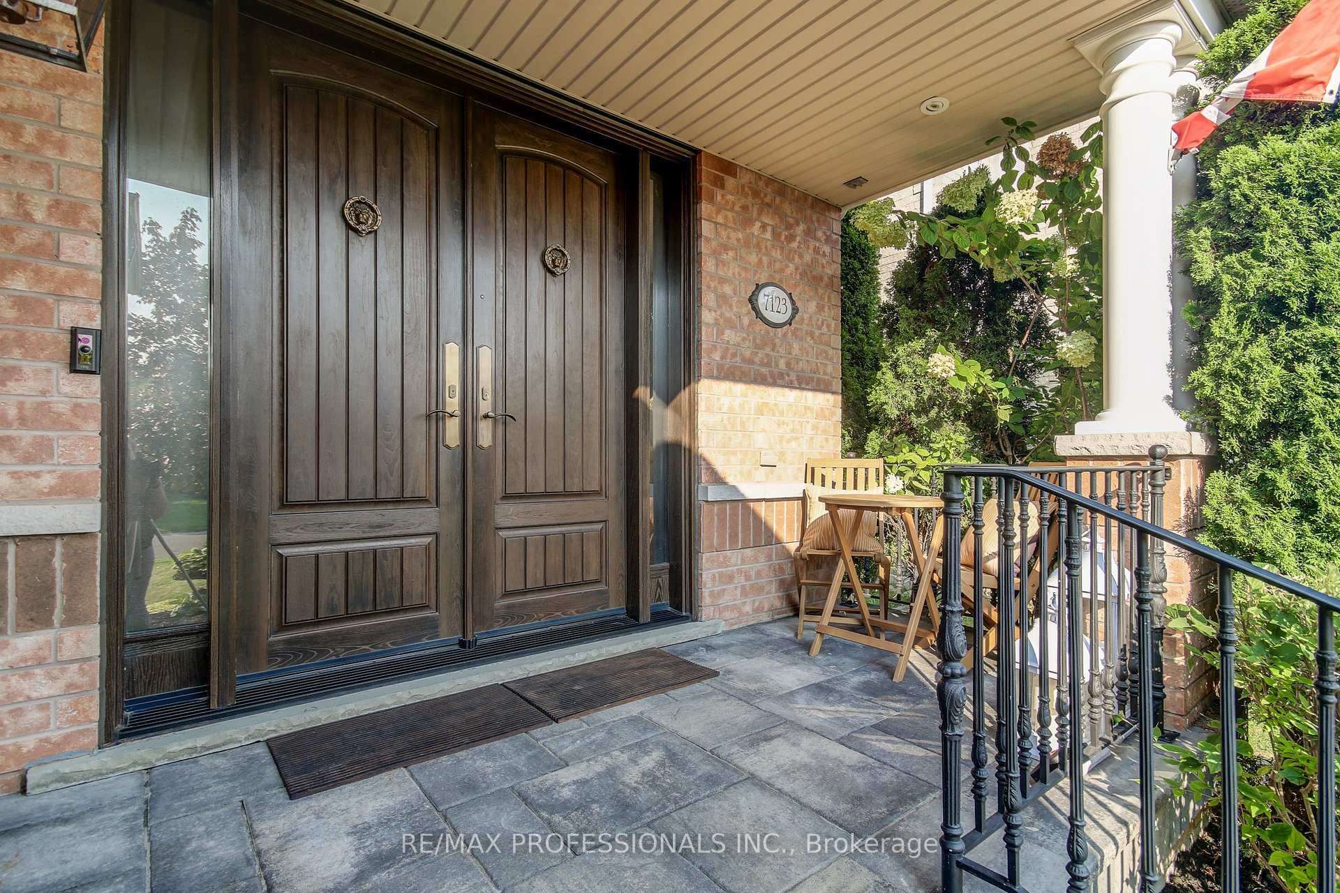 7123 Appletree Lane photo 3