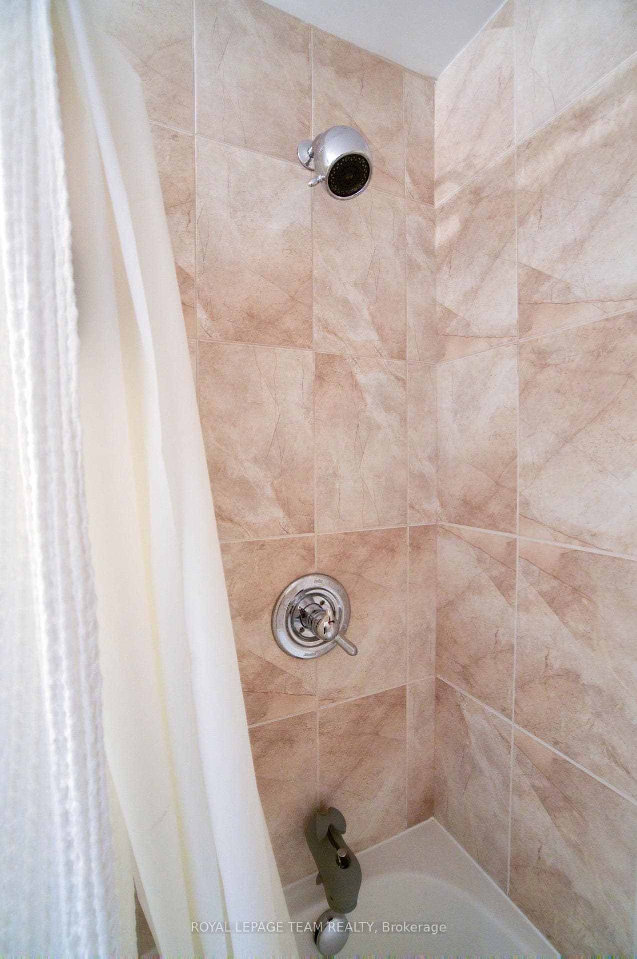 Main 2nd floor bathroom