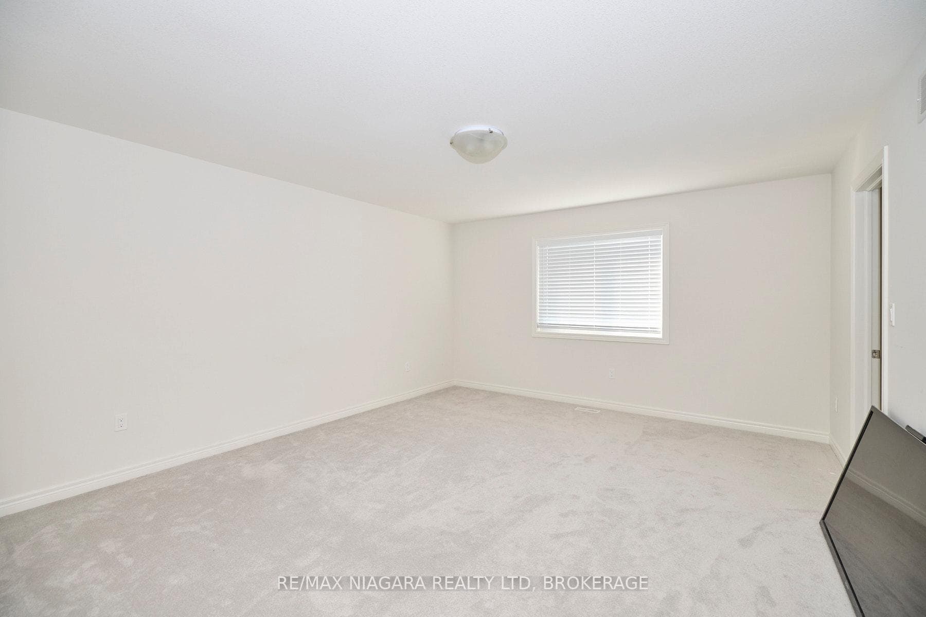 3595 Carolina Court photo 15