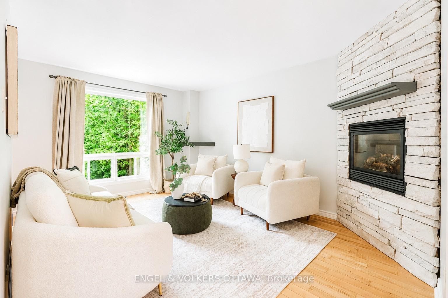 77 Whalings Circle photo 9
