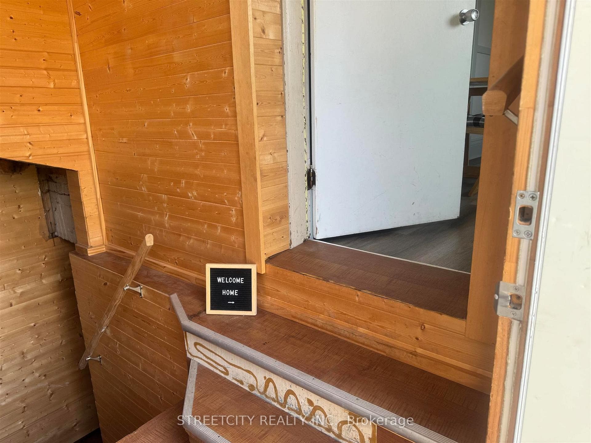 203 Balmoral Street photo 5