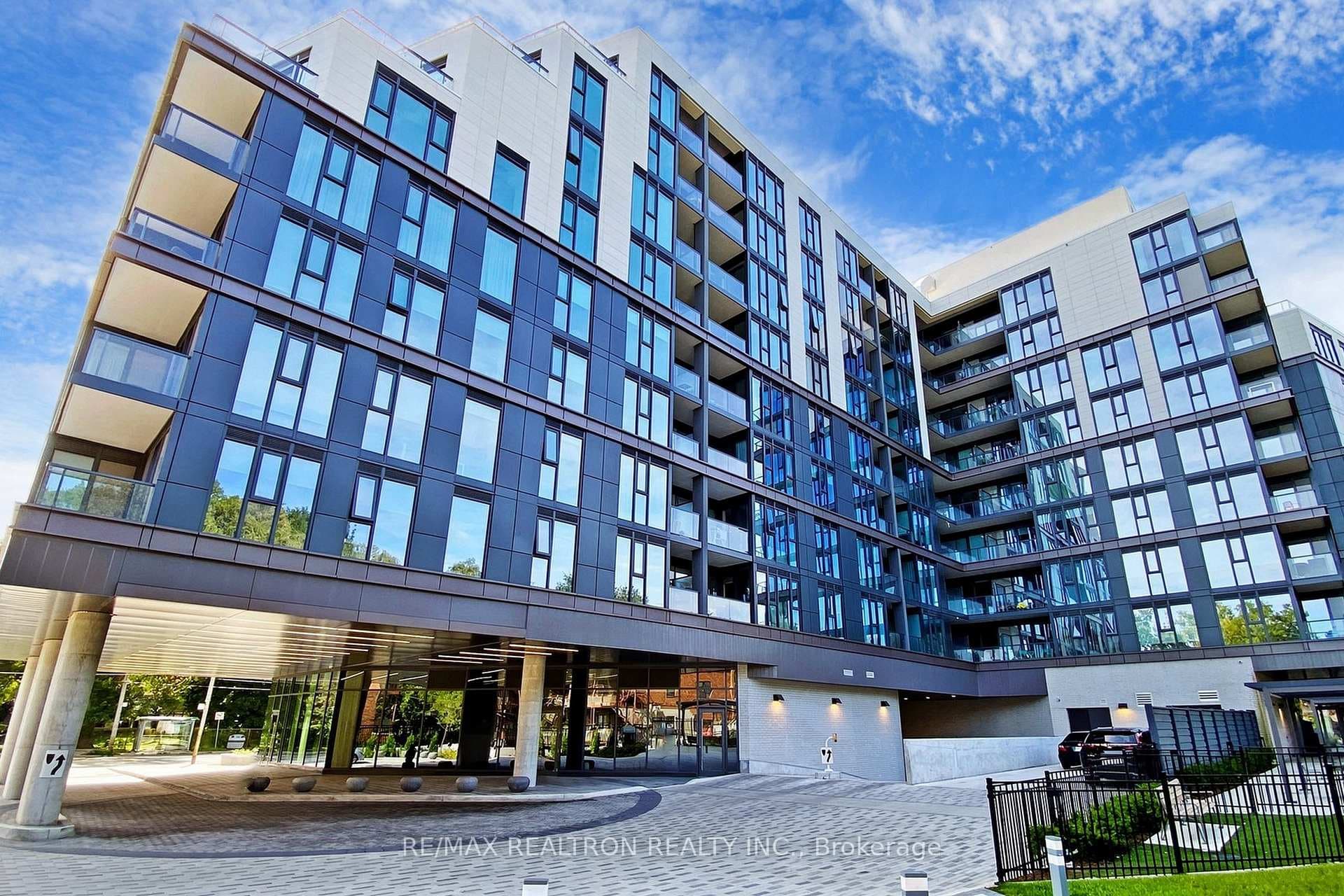 250 Lawrence Avenue Unit 701 photo 6