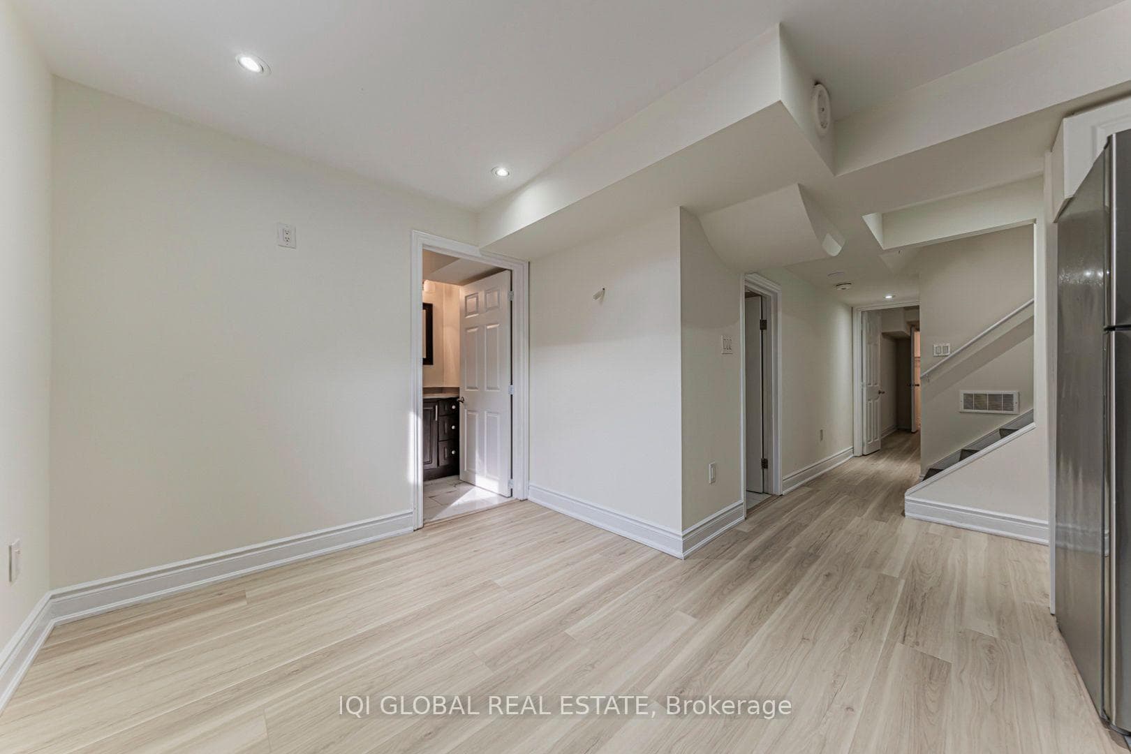 16 Zenida Road photo 32