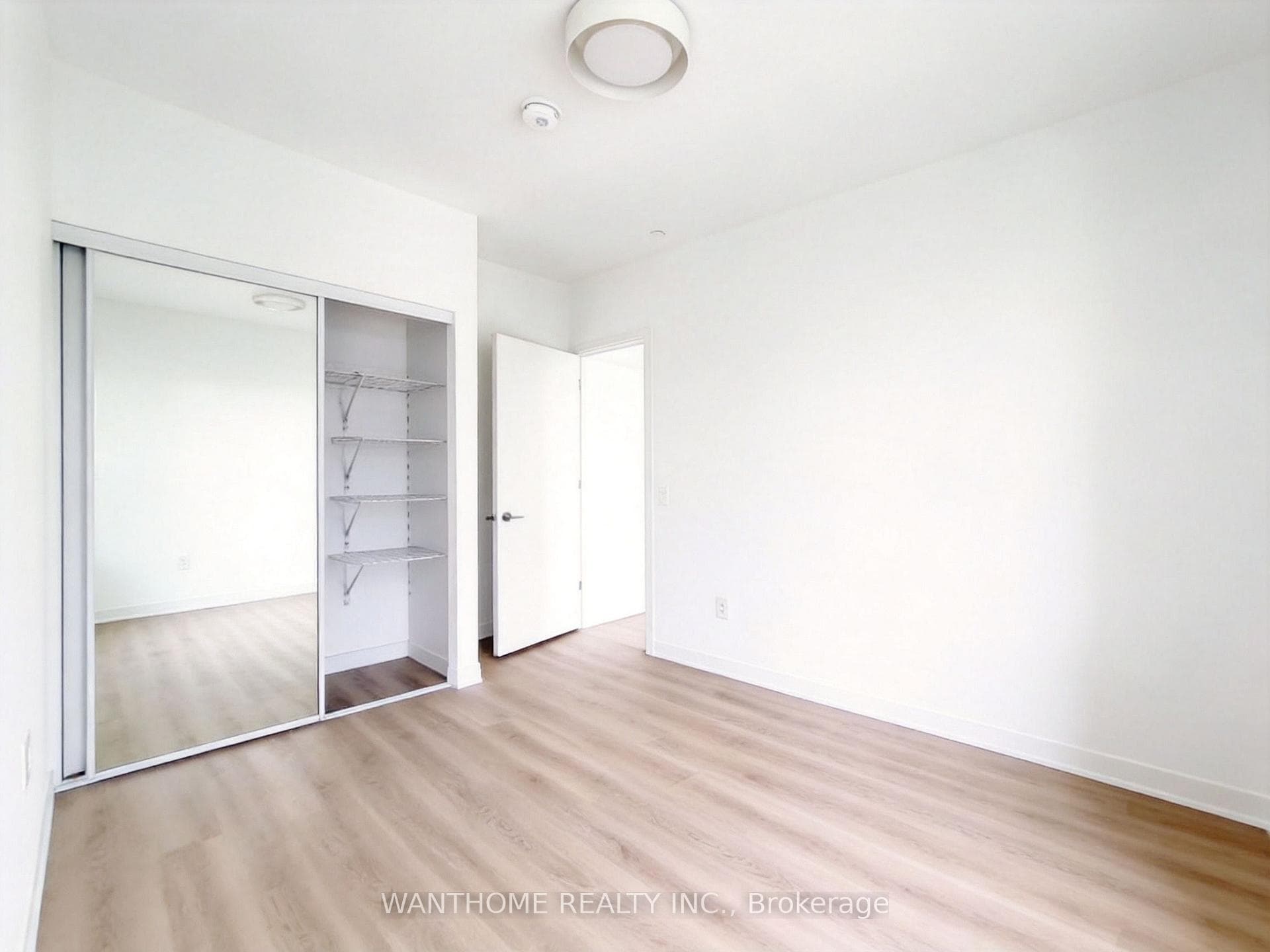 10 Oak Street Unit 1602 photo 4