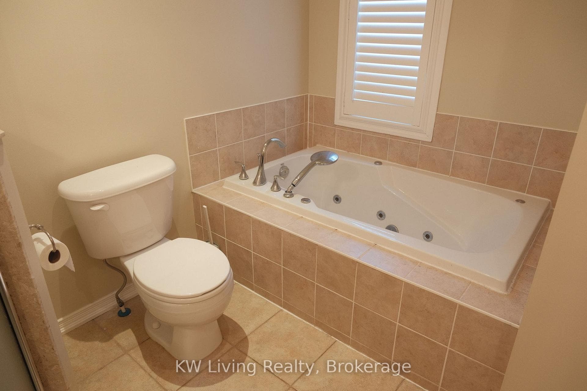 120 Chapman Court photo 26