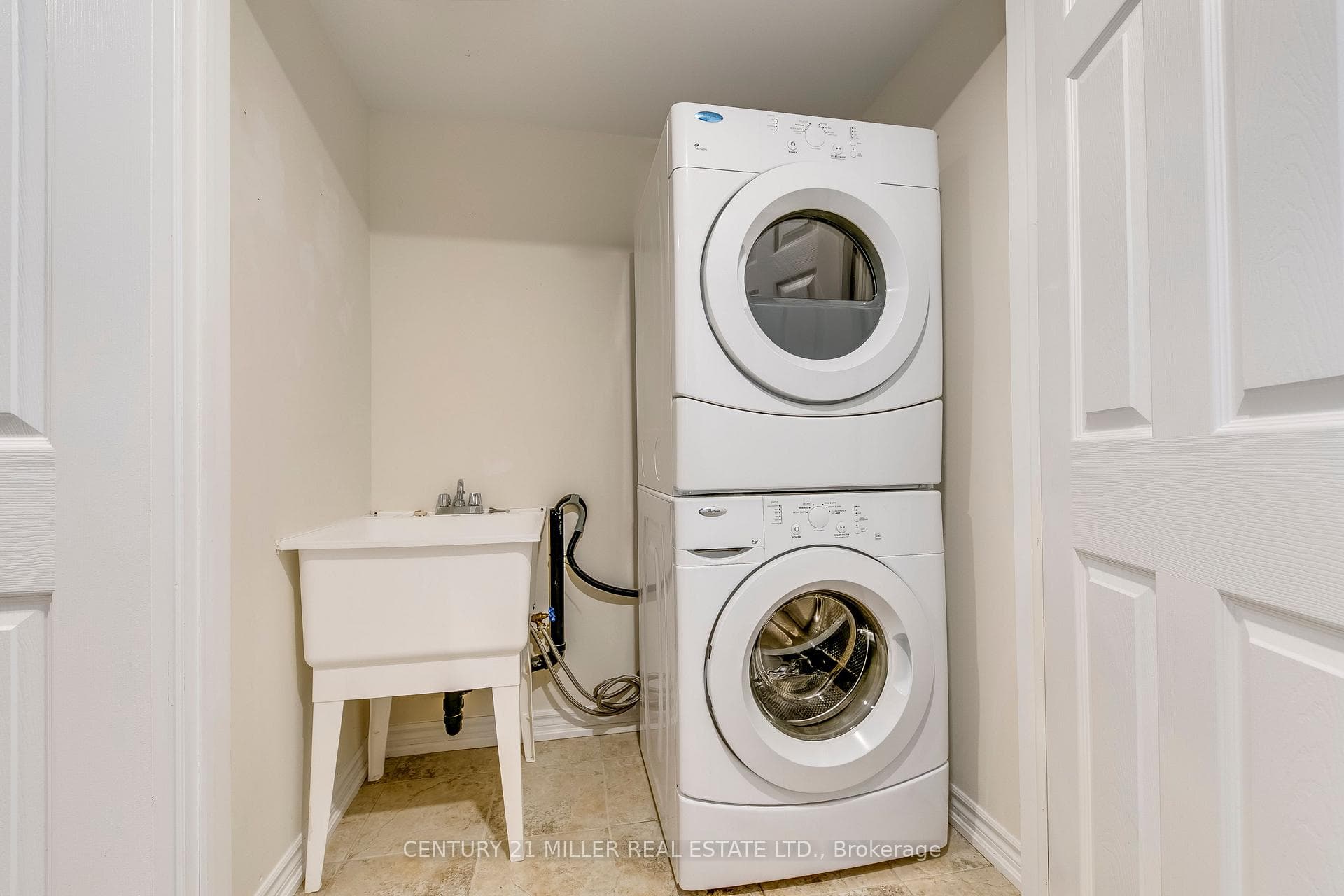 2435 Greenwich Drive Unit 24 photo 31