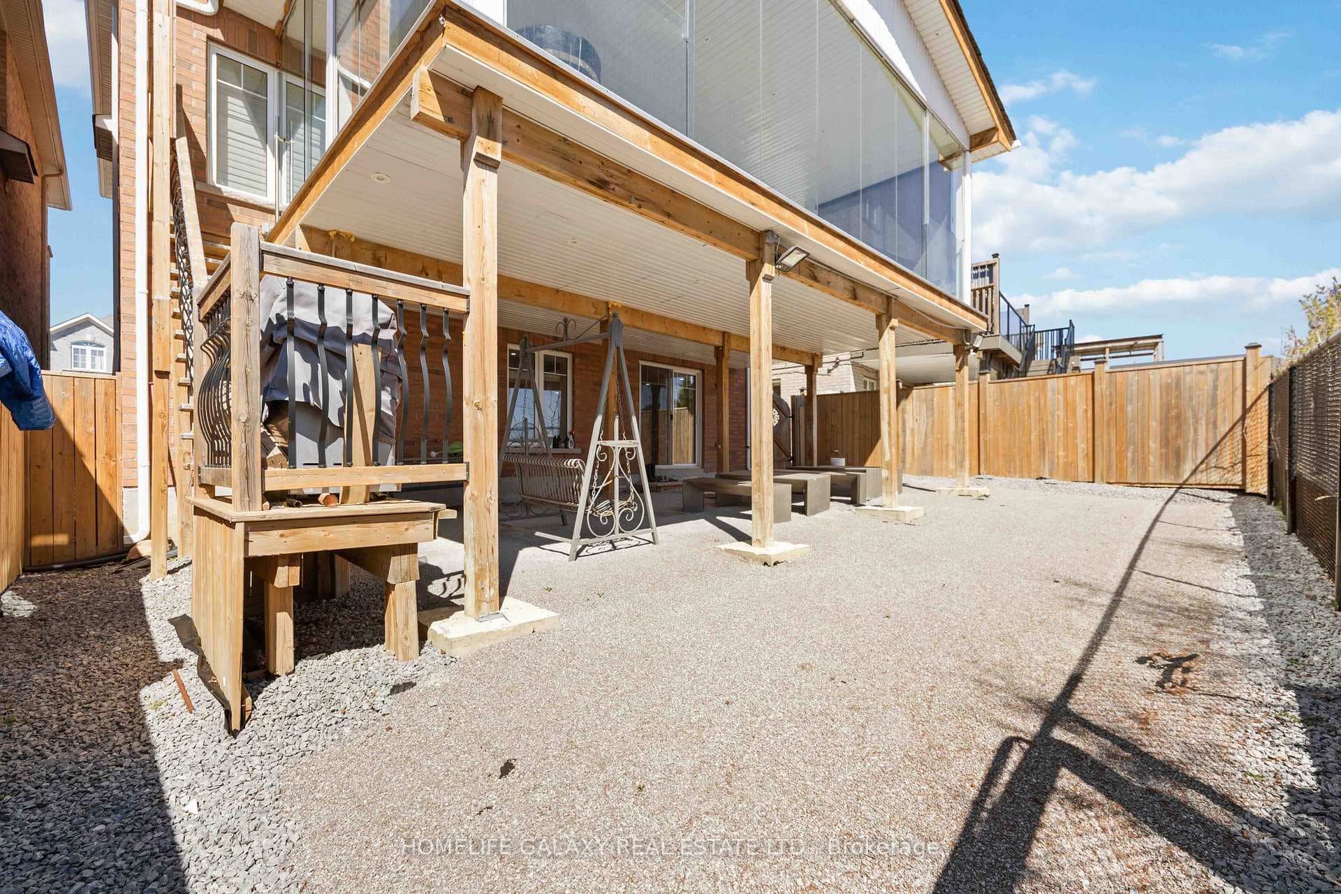 7 Mosely Crescent photo 25