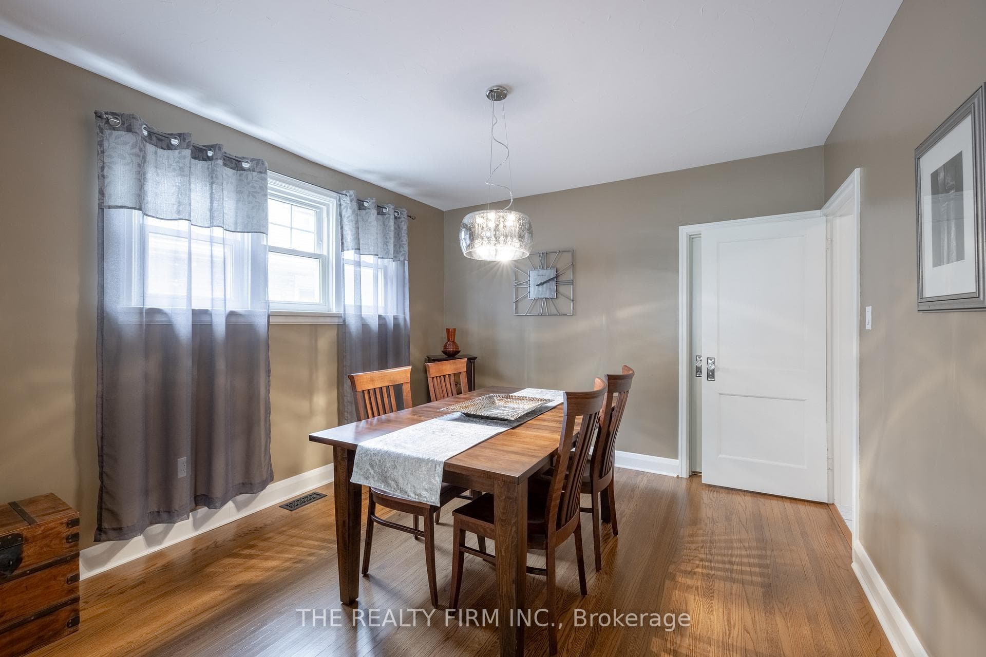 384 Spruce Street photo 9