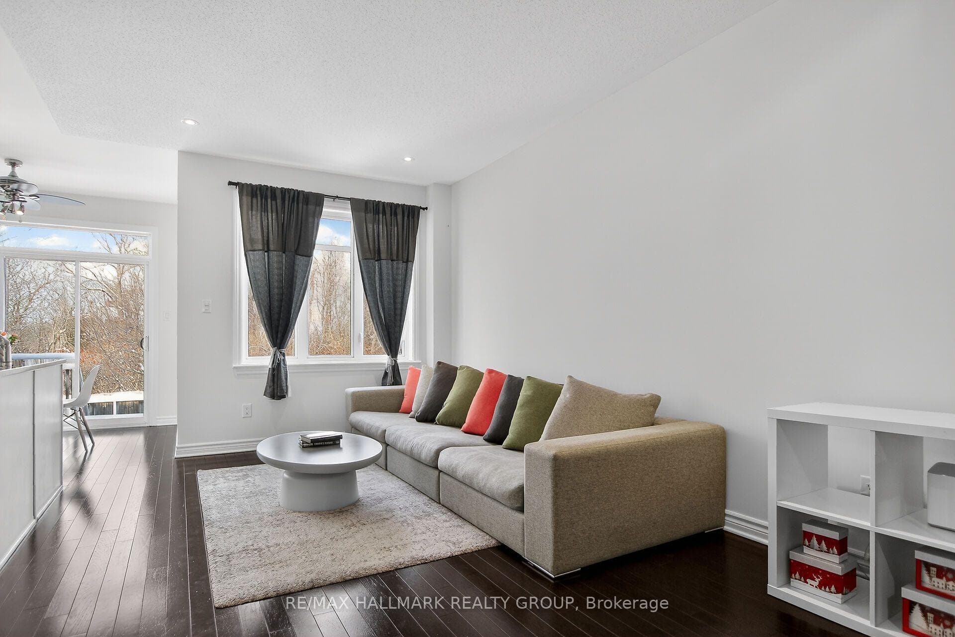 450 Sultan Street photo 10