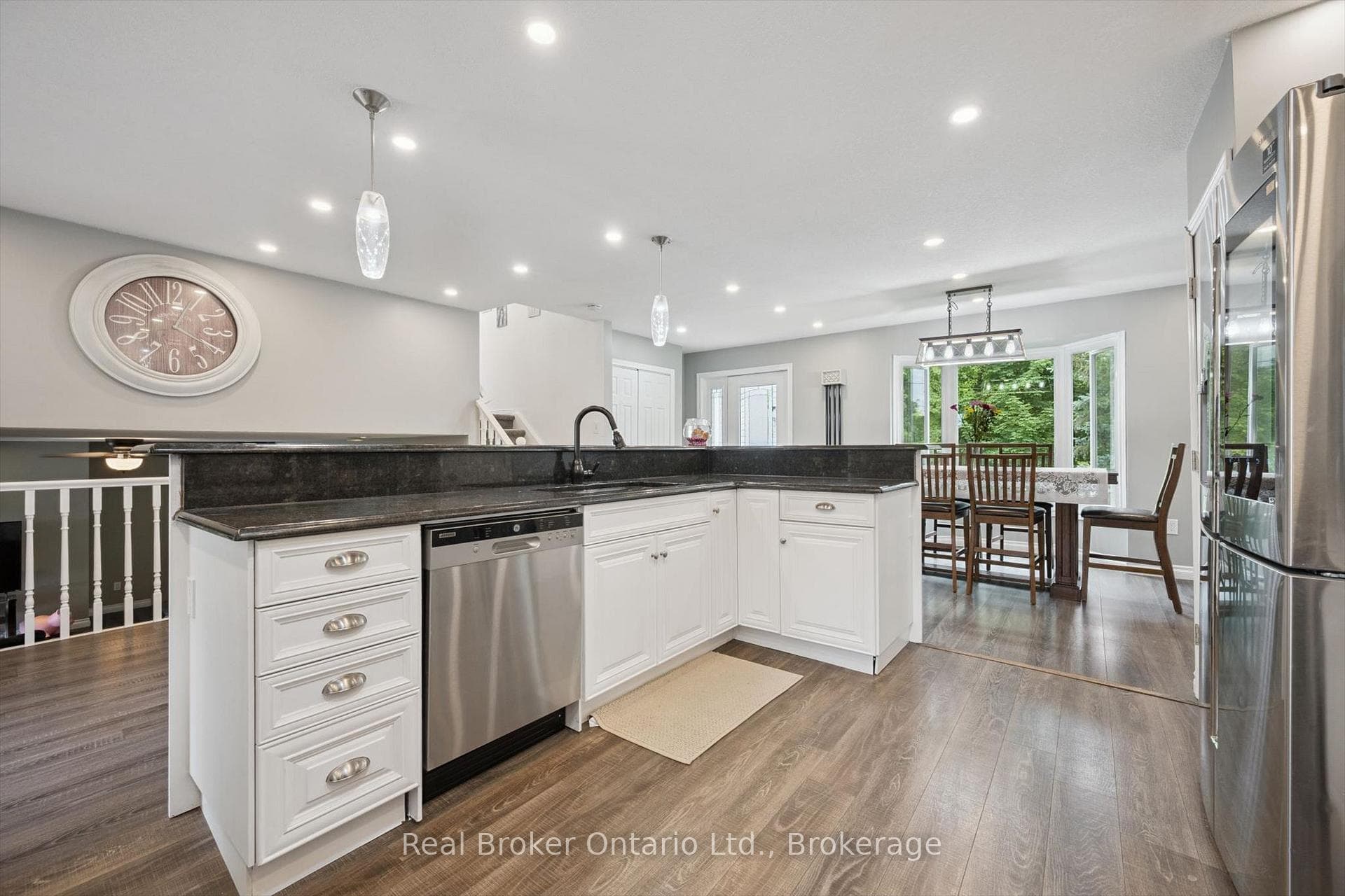 170 Elmslie Place photo 7