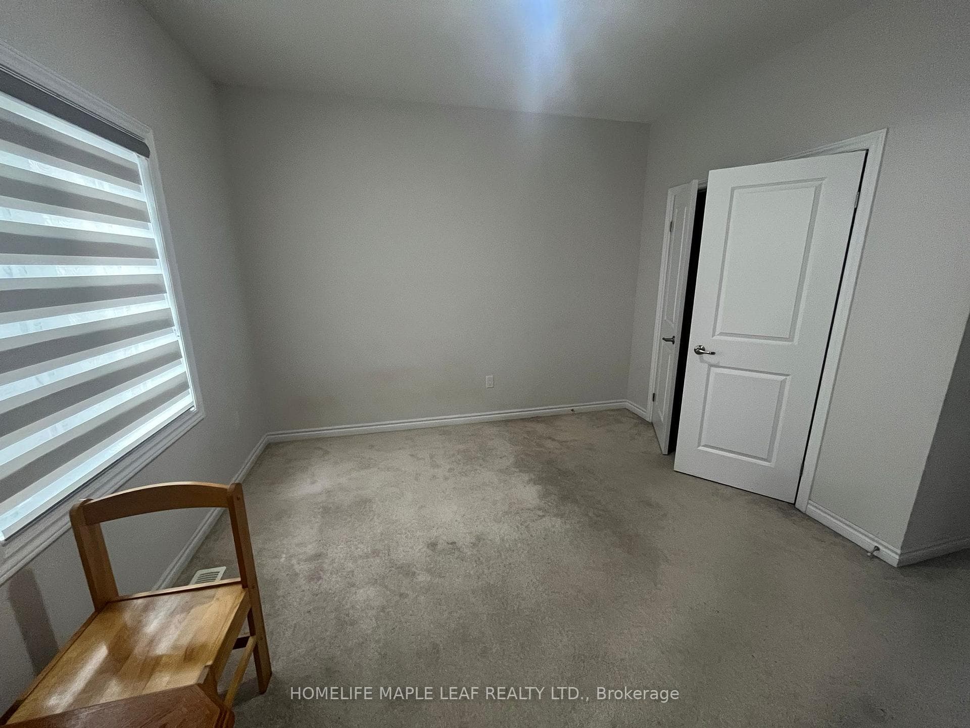25 Hawtrey Road Unit Room 3 photo 7