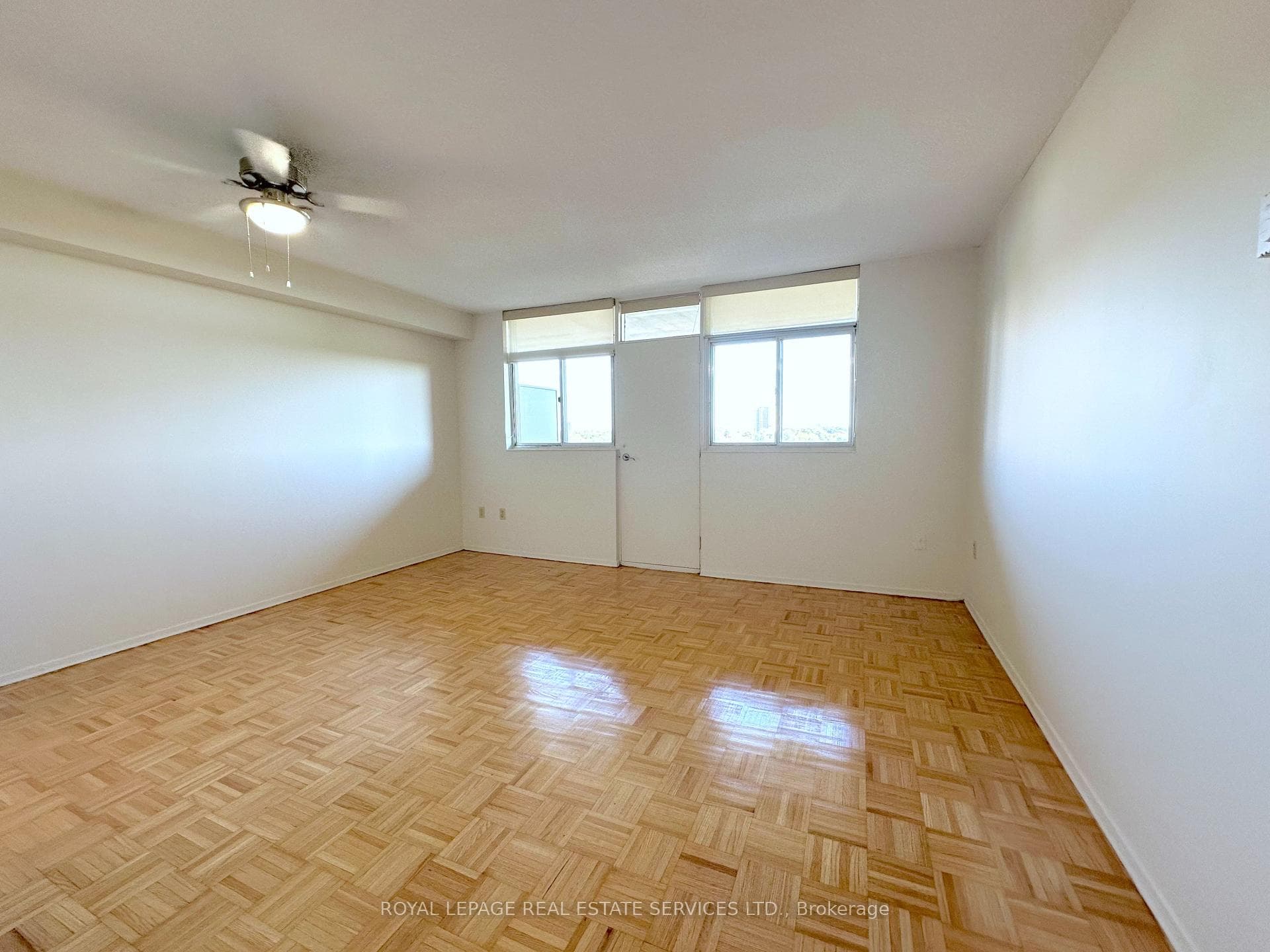 30 Denton Avenue Unit 1014 photo 3