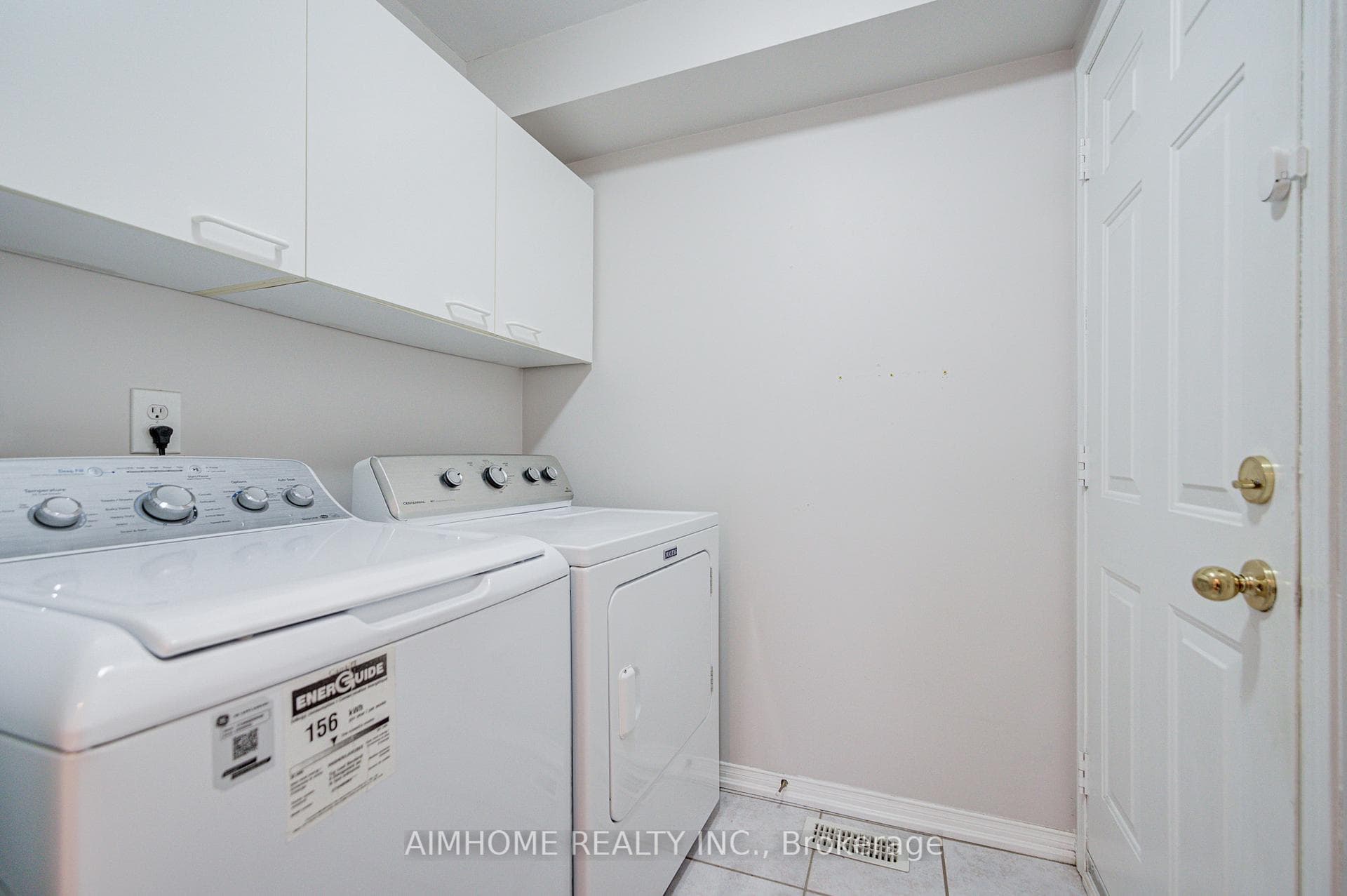 562 Mcbean Avenue photo 13